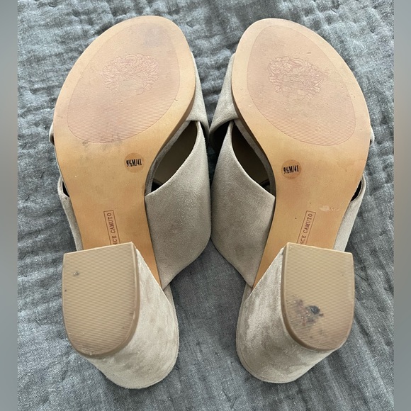 Suede Vince Camuto block heels size 9.5 - Picture 4 of 8